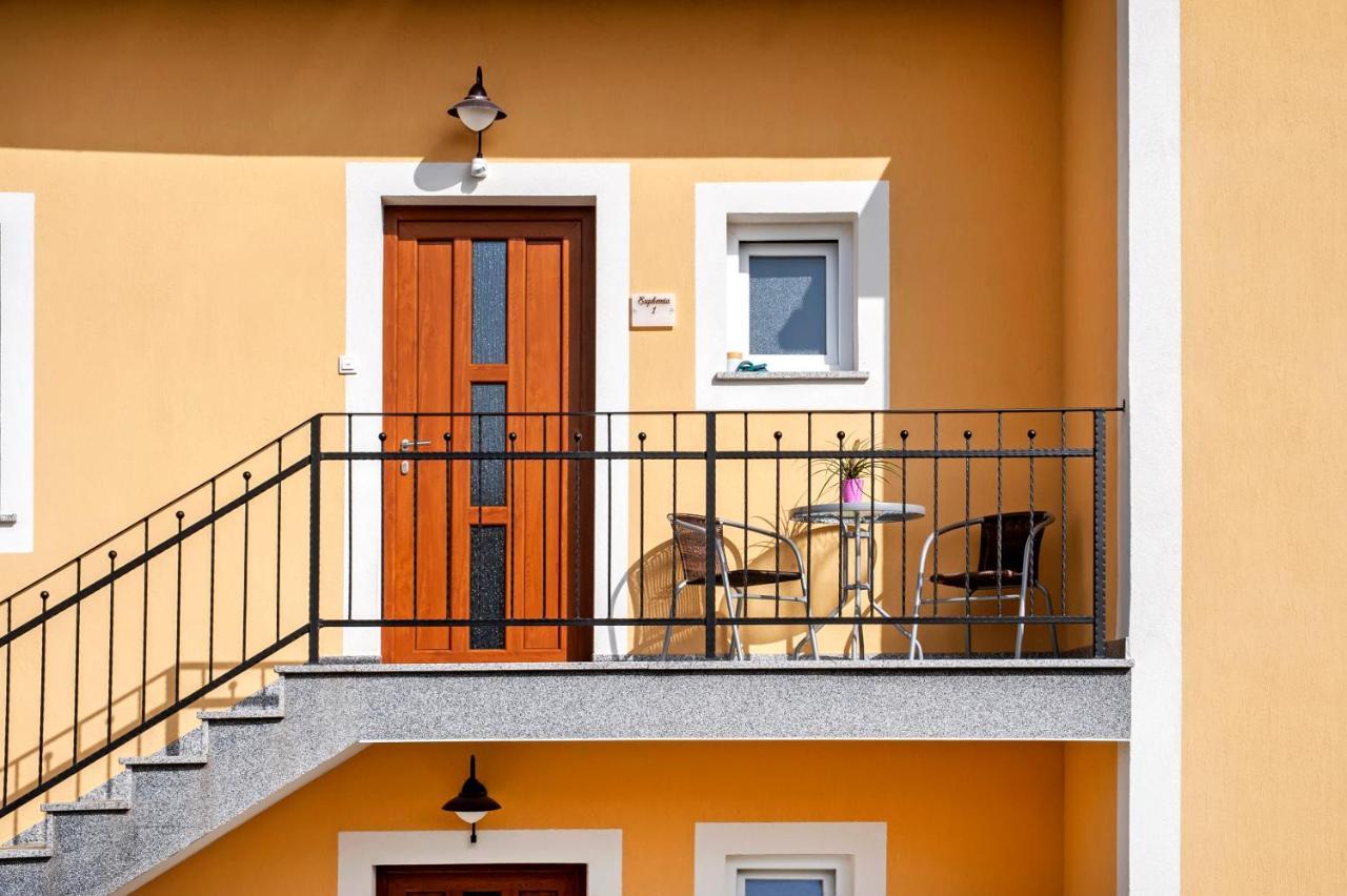 רוביני Apartments Euphemia מראה חיצוני תמונה